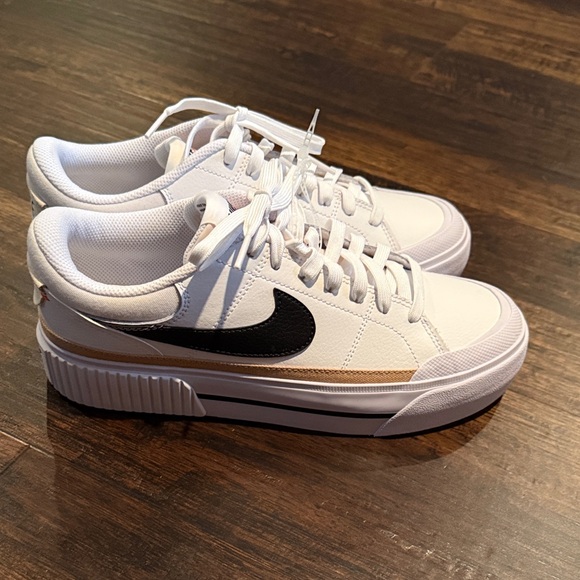 NEW Nike White and Black platform Sneakers with Tan Accents - Picture 1 of 8